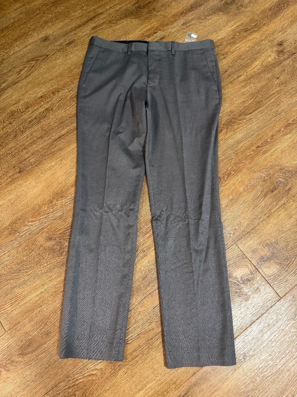 Men’s Grey Express Slacks - NEW - 32 x 32